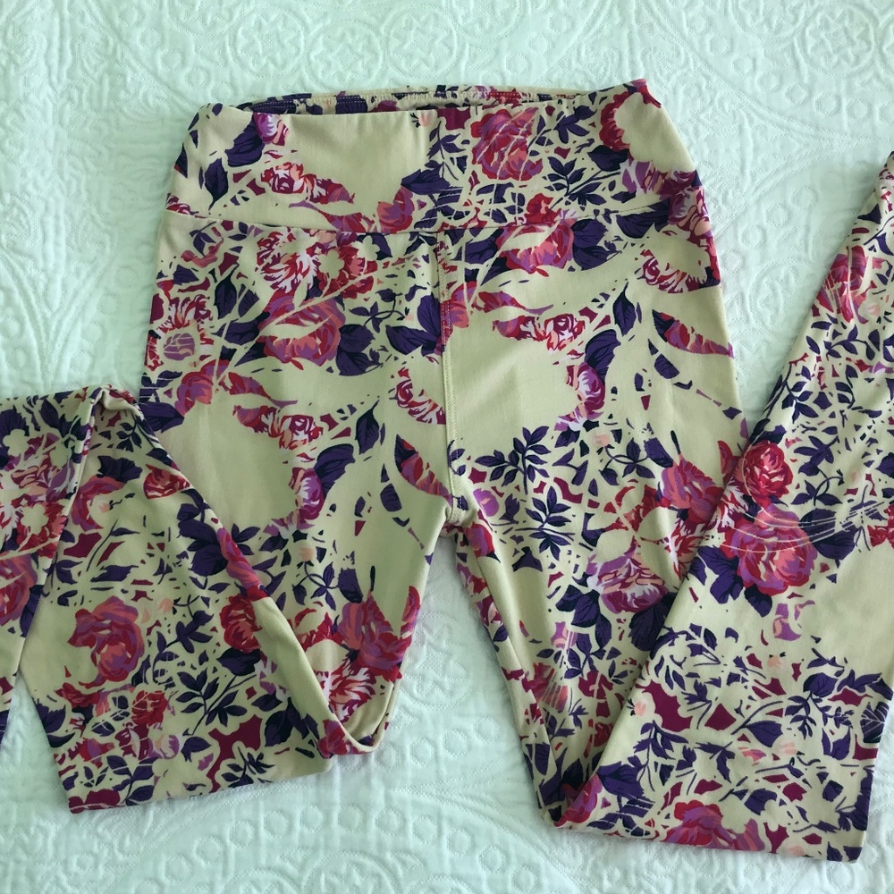 Lularoe Cream, Pink & Purple Floral OS Leggings